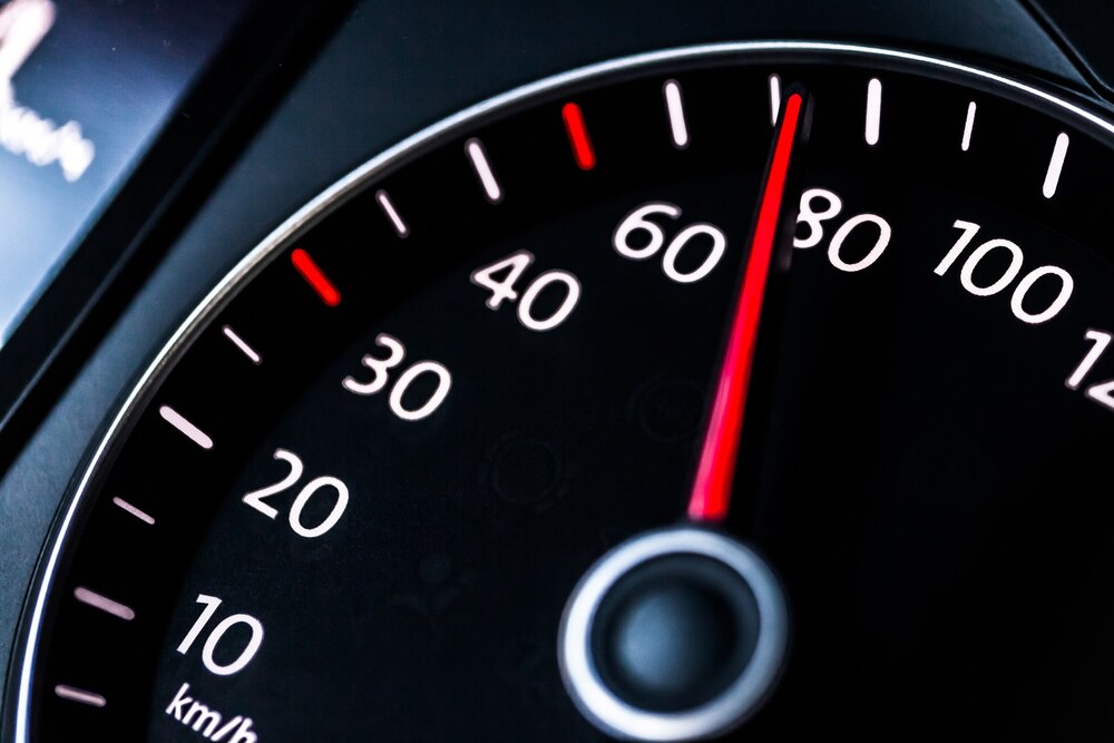19-latek w Golfie pędził 70 km/h za szybko w Poznaniu – prawo jazdy stracił po kilku miesiącach!