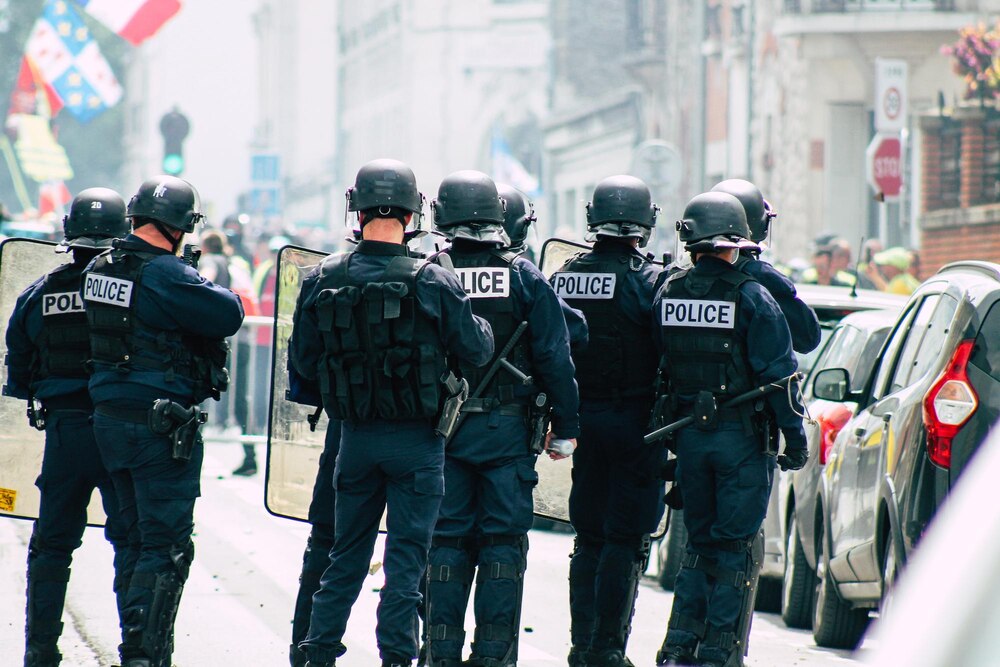 Policja udaremnia planowane starcie pseudokibiców przed meczem Lechii z Lechem